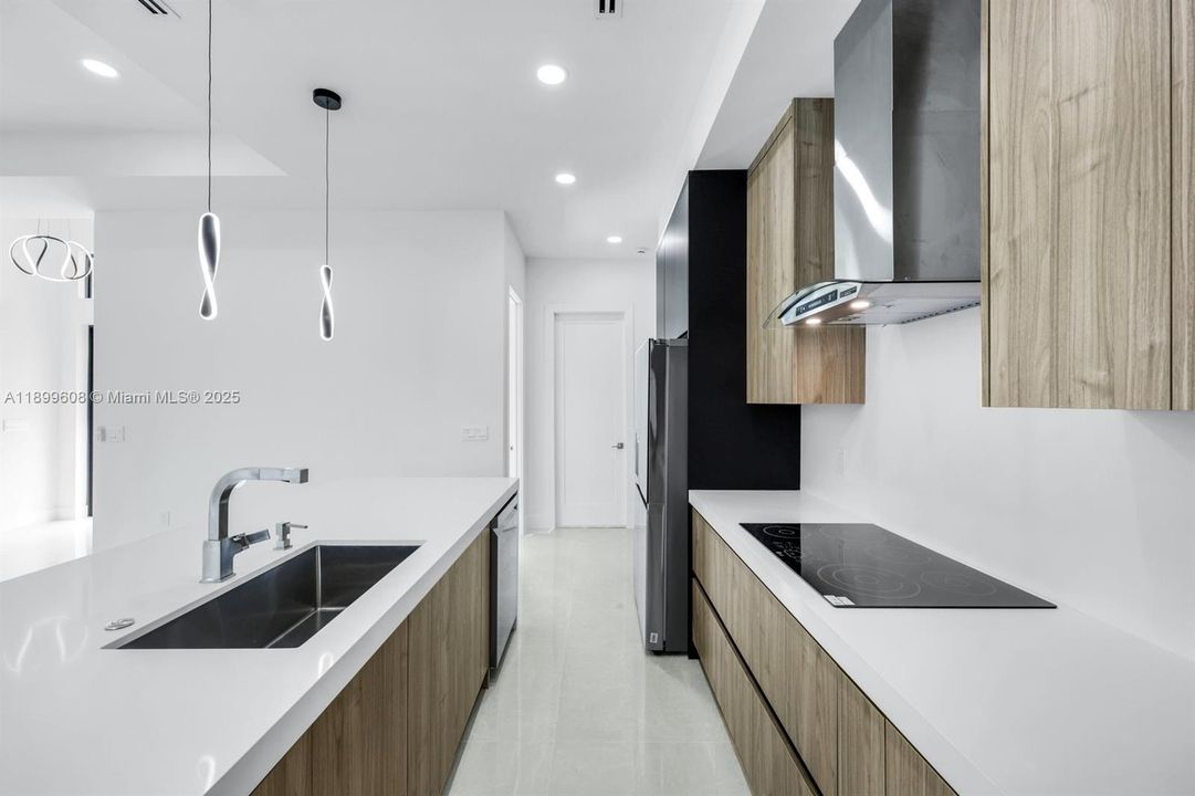 Recently Sold: $538,999 (4 beds, 3 baths, 1735 Square Feet)