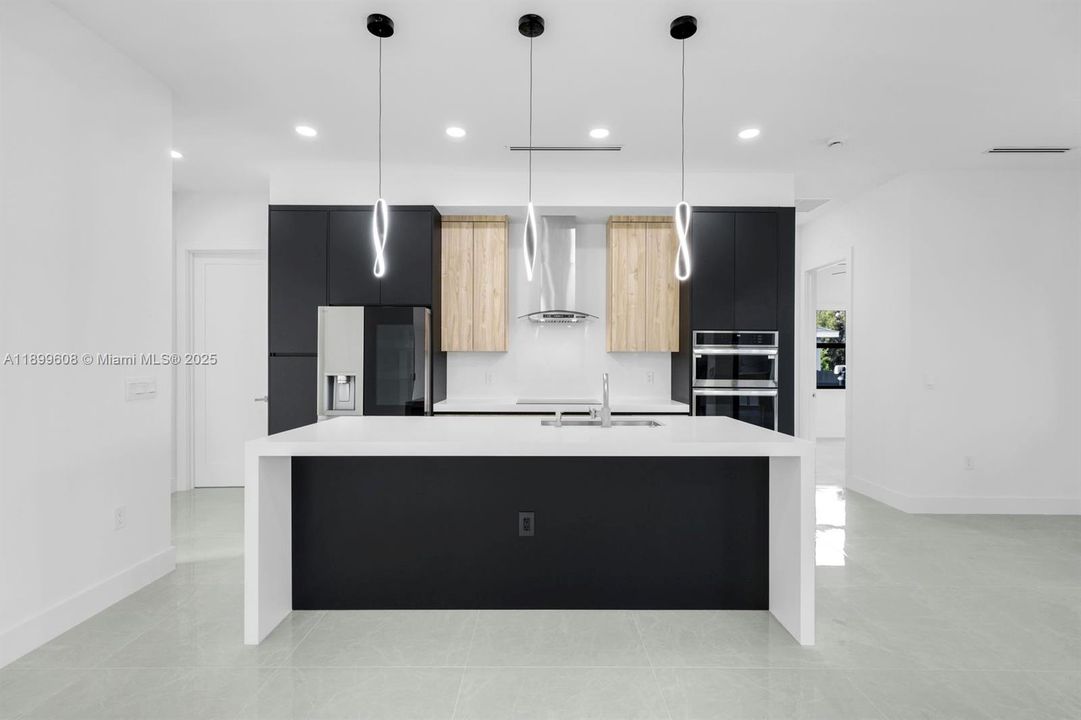 Recently Sold: $538,999 (4 beds, 3 baths, 1735 Square Feet)