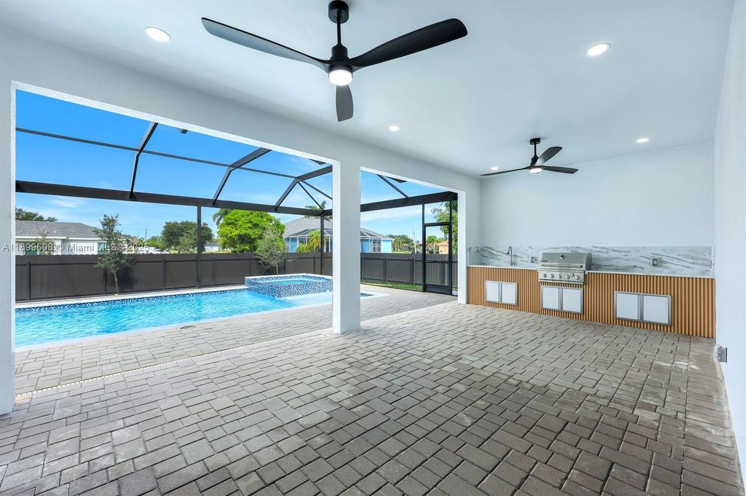 Recently Sold: $538,999 (4 beds, 3 baths, 1735 Square Feet)