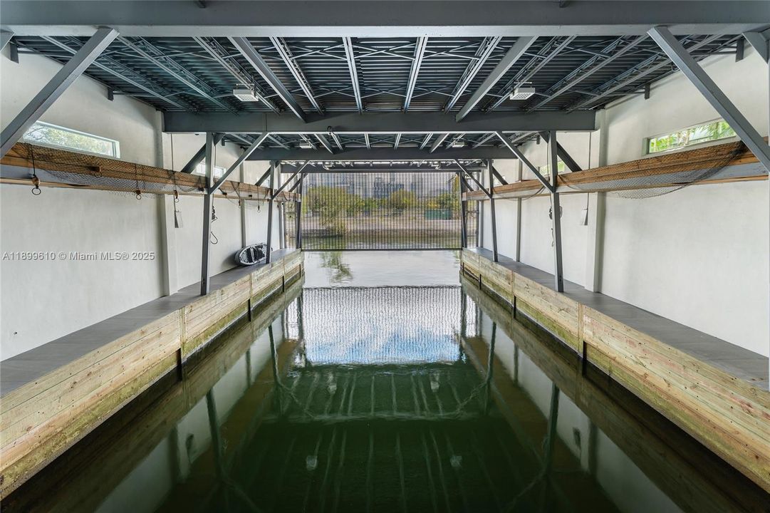 最近售出: $3,780,000 (4 贝兹, 5 浴室, 2584 平方英尺)