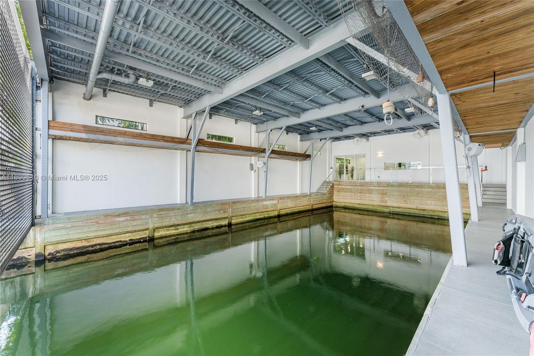 最近售出: $3,780,000 (4 贝兹, 5 浴室, 2584 平方英尺)