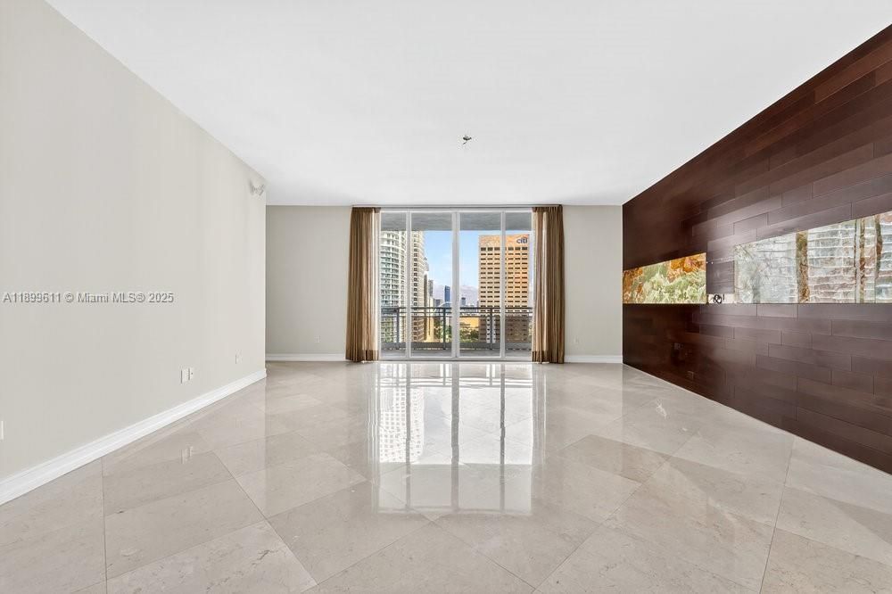 Под контрактом: $9,200 (3 спален, 2 ванн, 1944 Квадратных фут)