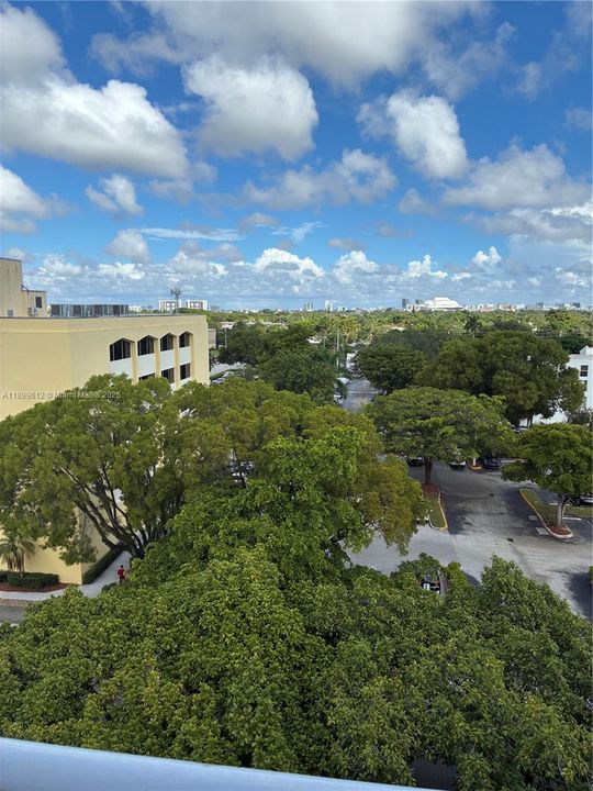 For Sale: $469,000 (2 beds, 2 baths, 1030 Square Feet)