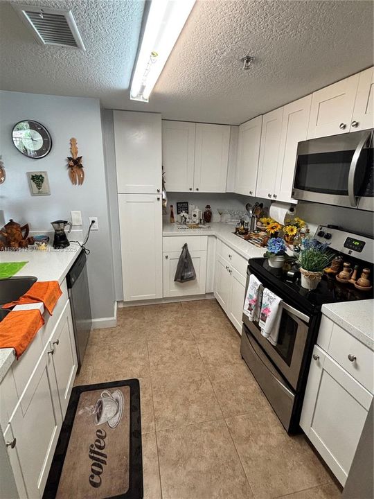 For Sale: $469,000 (2 beds, 2 baths, 1030 Square Feet)