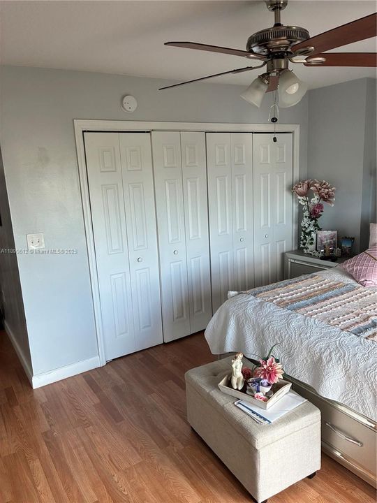 For Sale: $469,000 (2 beds, 2 baths, 1030 Square Feet)