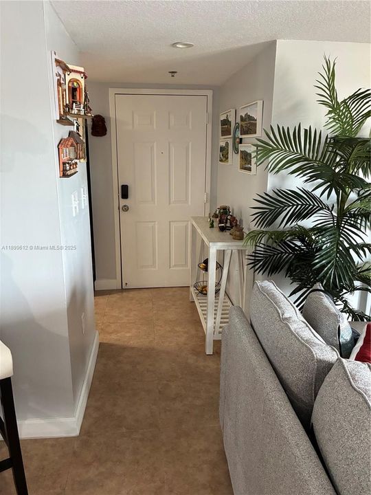 For Sale: $469,000 (2 beds, 2 baths, 1030 Square Feet)