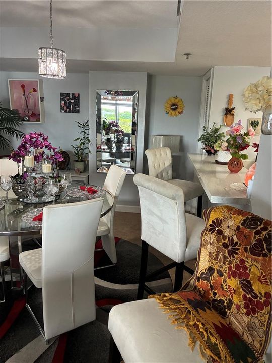 For Sale: $469,000 (2 beds, 2 baths, 1030 Square Feet)