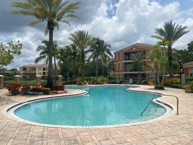 For Rent: $2,600 (2 beds, 2 baths, 1068 Square Feet)