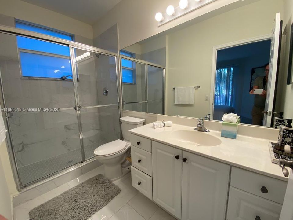 For Rent: $2,600 (2 beds, 2 baths, 1068 Square Feet)