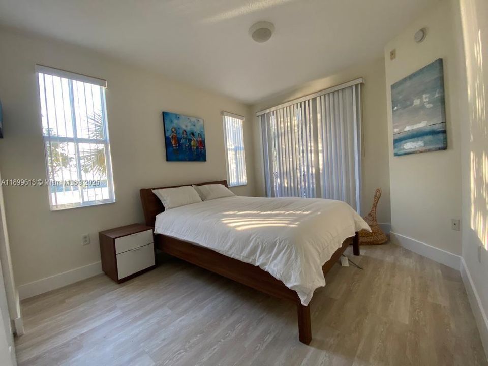 For Rent: $2,600 (2 beds, 2 baths, 1068 Square Feet)