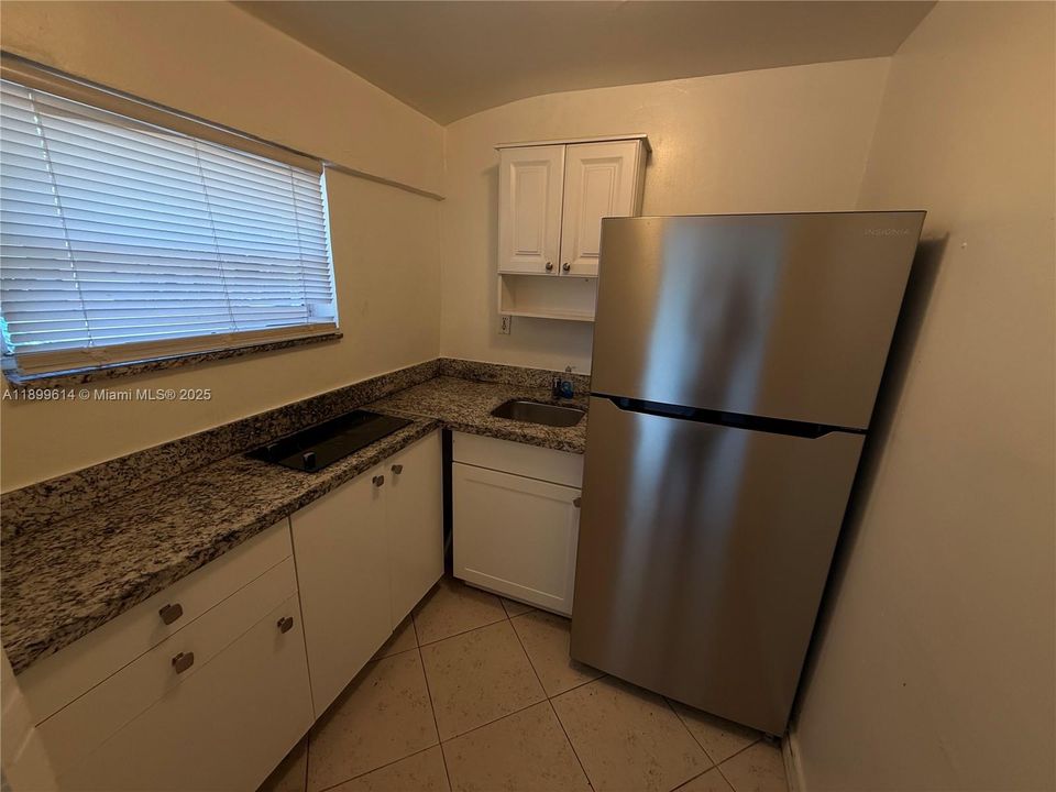 В аренду: $1,300 (0 спален, 1 ванн, 1292 Квадратных фут)