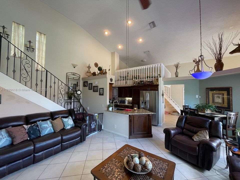 На продажу: $749,000 (4 спален, 3 ванн, 2756 Квадратных фут)