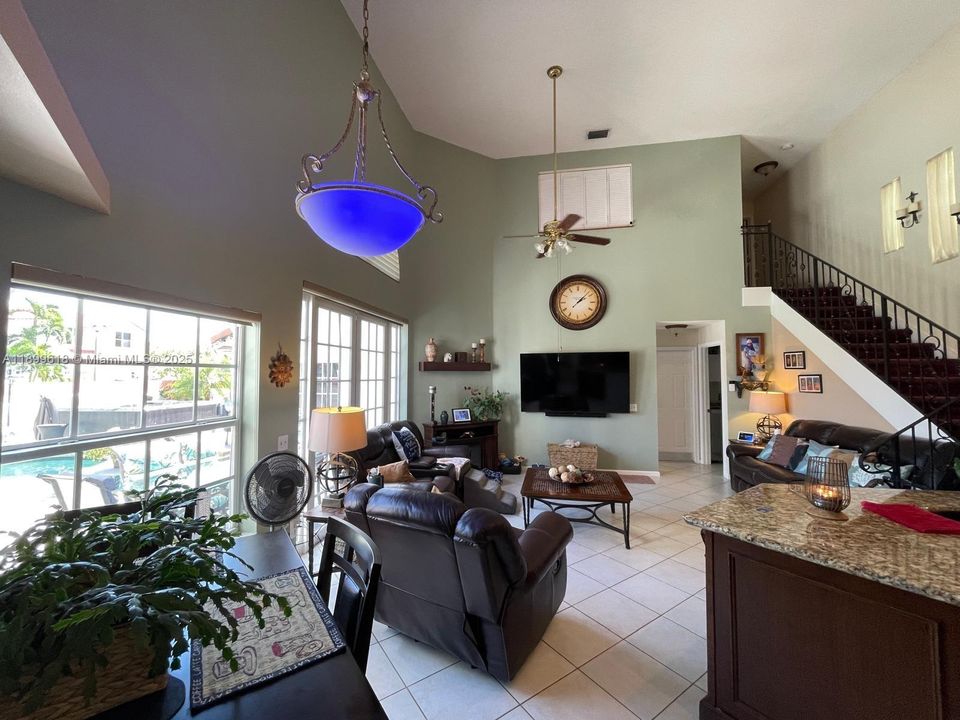 На продажу: $749,000 (4 спален, 3 ванн, 2756 Квадратных фут)