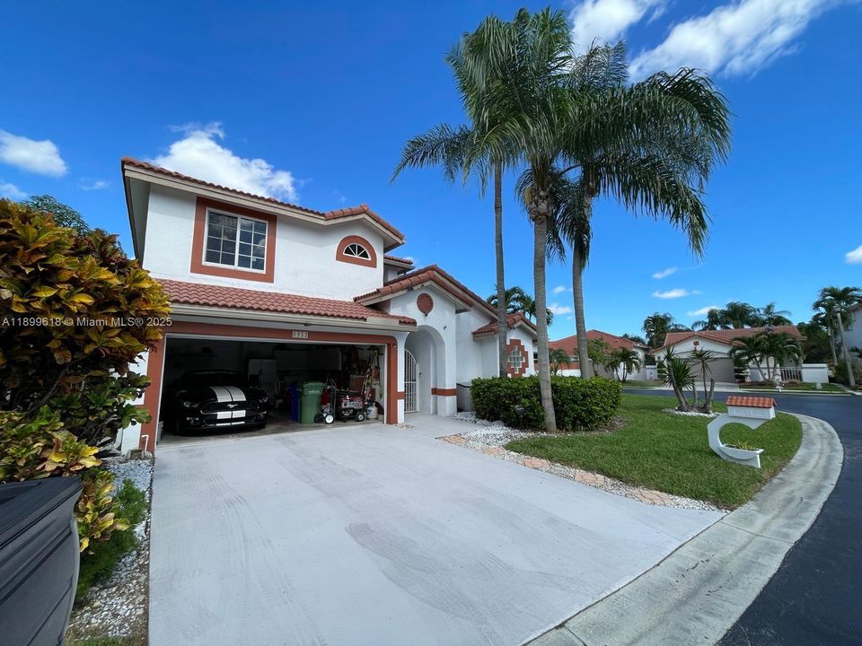 На продажу: $749,000 (4 спален, 3 ванн, 2756 Квадратных фут)