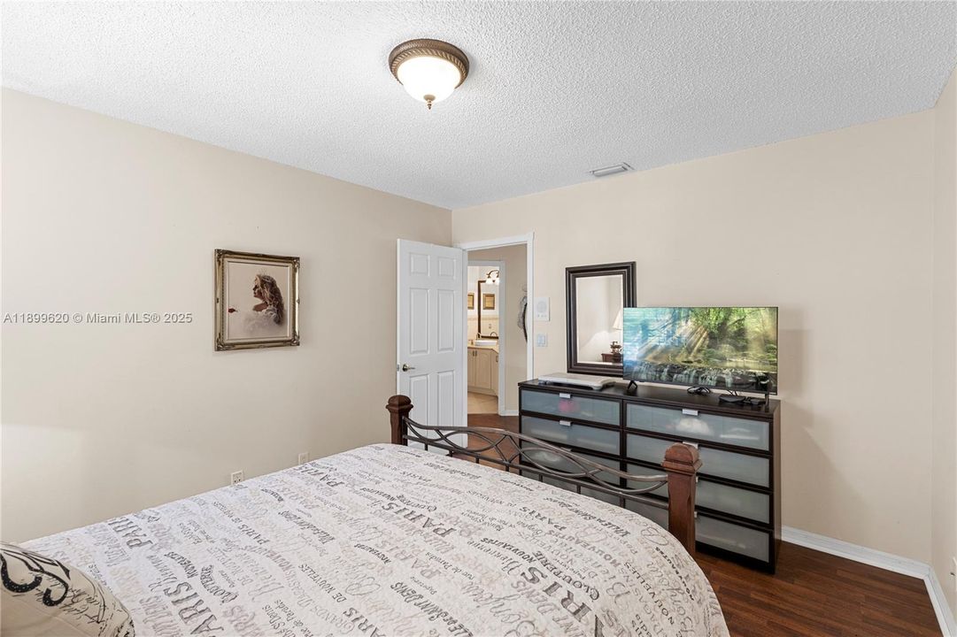 For Sale: $825,000 (5 beds, 3 baths, 3155 Square Feet)