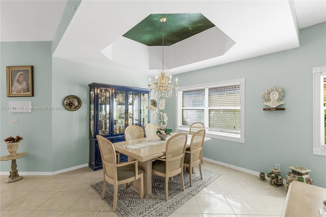 For Sale: $825,000 (5 beds, 3 baths, 3155 Square Feet)