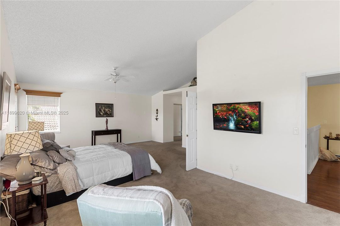 For Sale: $825,000 (5 beds, 3 baths, 3155 Square Feet)