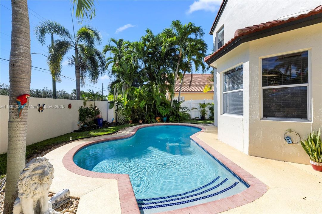 For Sale: $825,000 (5 beds, 3 baths, 3155 Square Feet)