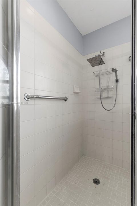 For Sale: $825,000 (5 beds, 3 baths, 3155 Square Feet)