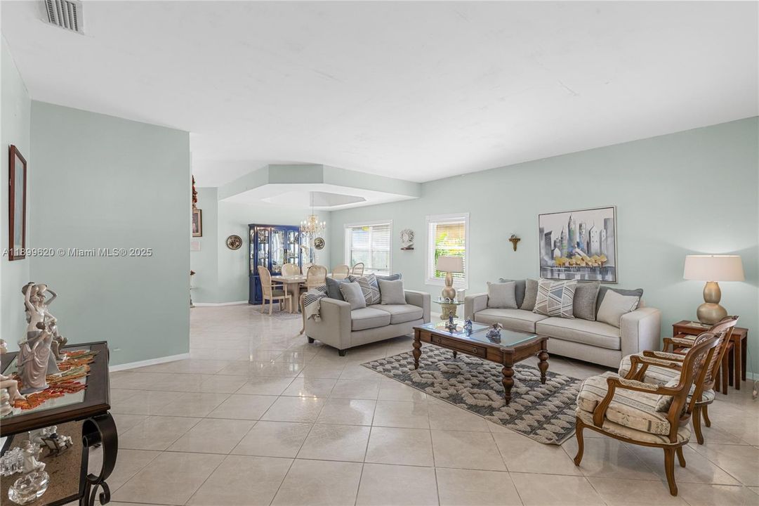 For Sale: $825,000 (5 beds, 3 baths, 3155 Square Feet)