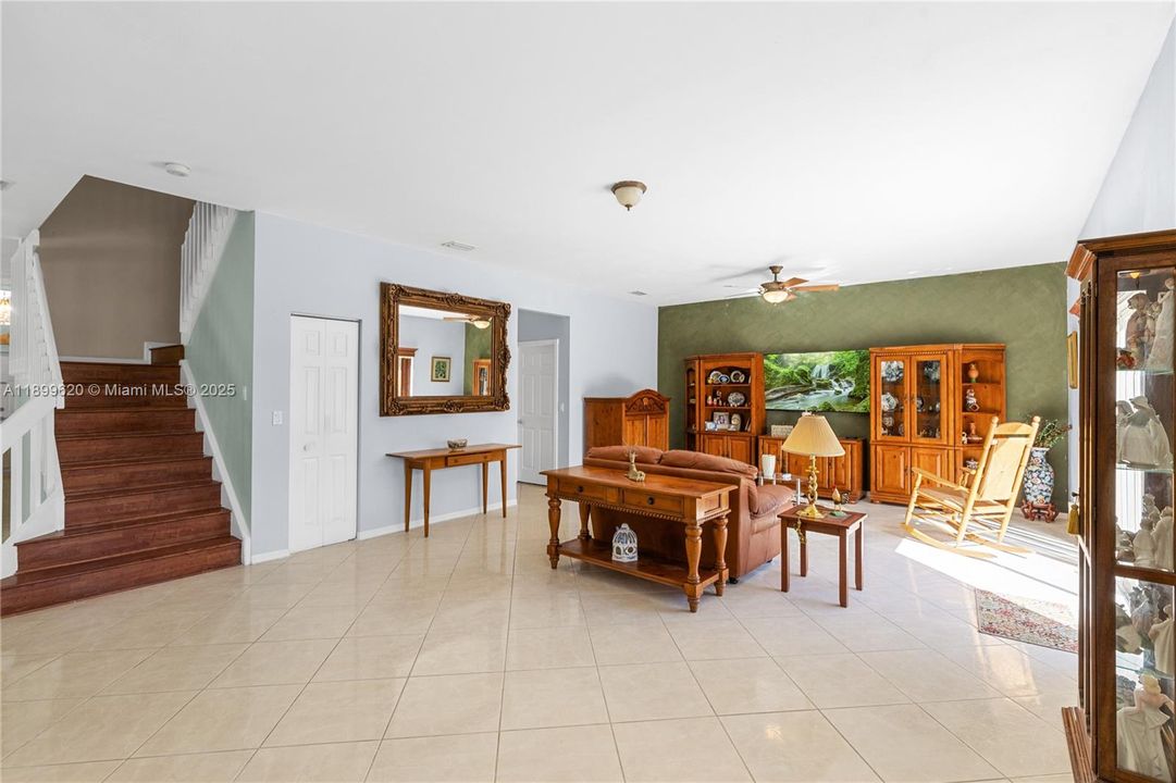 For Sale: $825,000 (5 beds, 3 baths, 3155 Square Feet)