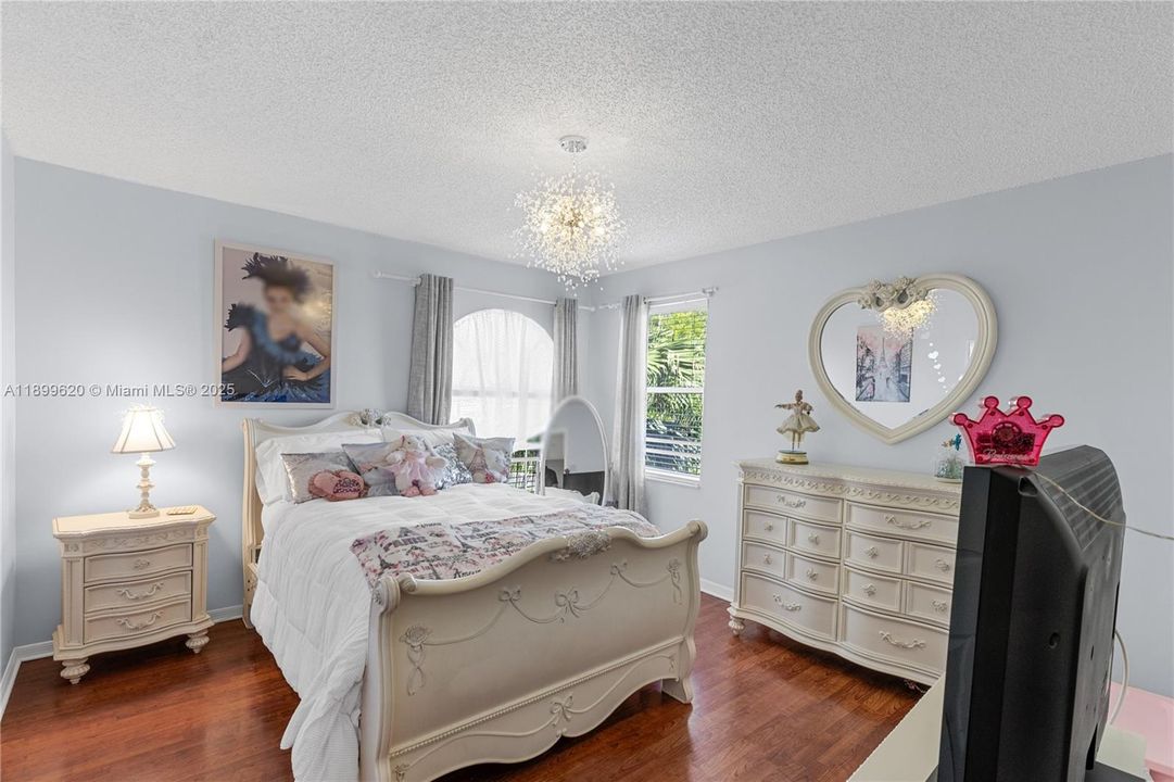 For Sale: $825,000 (5 beds, 3 baths, 3155 Square Feet)