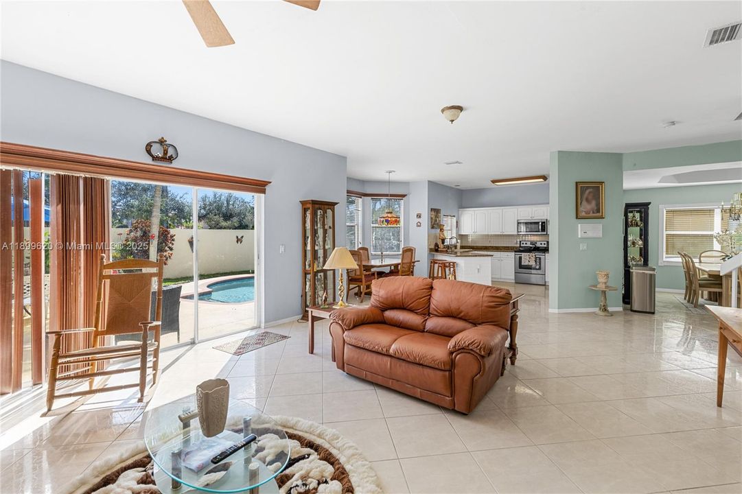 For Sale: $825,000 (5 beds, 3 baths, 3155 Square Feet)