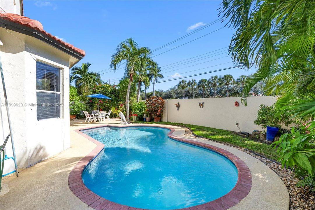 For Sale: $825,000 (5 beds, 3 baths, 3155 Square Feet)