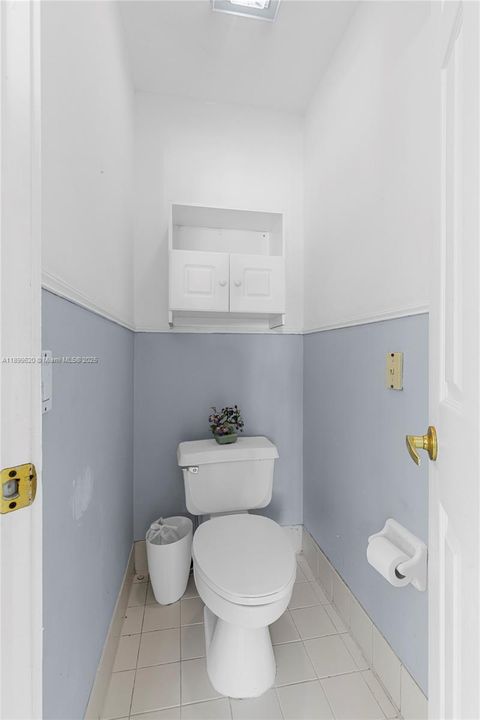 For Sale: $825,000 (5 beds, 3 baths, 3155 Square Feet)