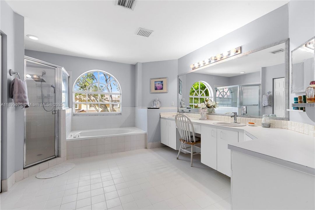 For Sale: $825,000 (5 beds, 3 baths, 3155 Square Feet)