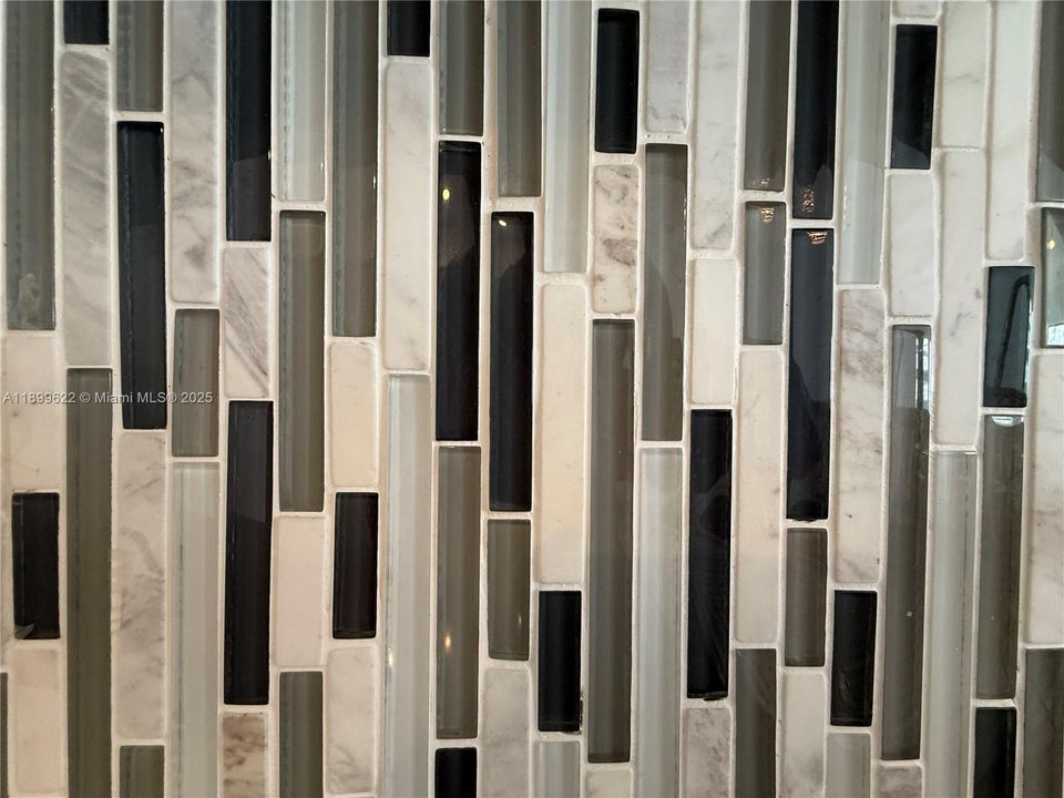 待售: $219,000 (0 贝兹, 1 浴室, 370 平方英尺)