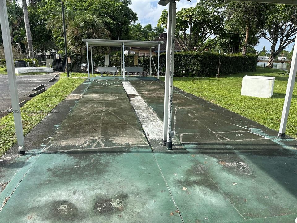 待售: $114,900 (1 贝兹, 1 浴室, 870 平方英尺)