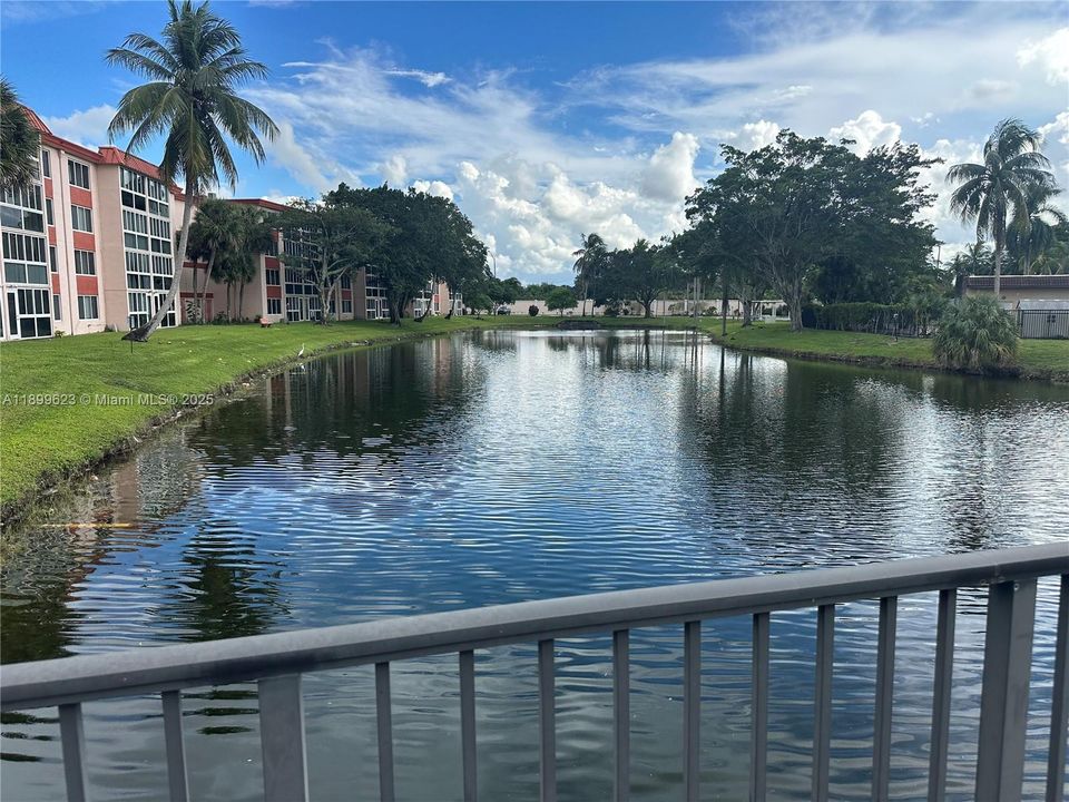 待售: $114,900 (1 贝兹, 1 浴室, 870 平方英尺)