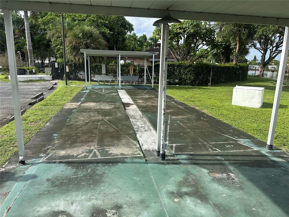 待售: $114,900 (1 贝兹, 1 浴室, 870 平方英尺)