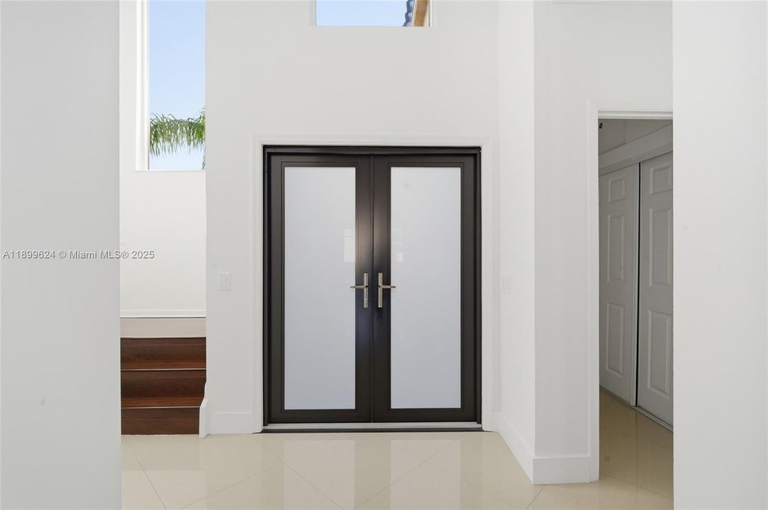 Recently Rented: $5,900 (5 beds, 3 baths, 2144 Square Feet)