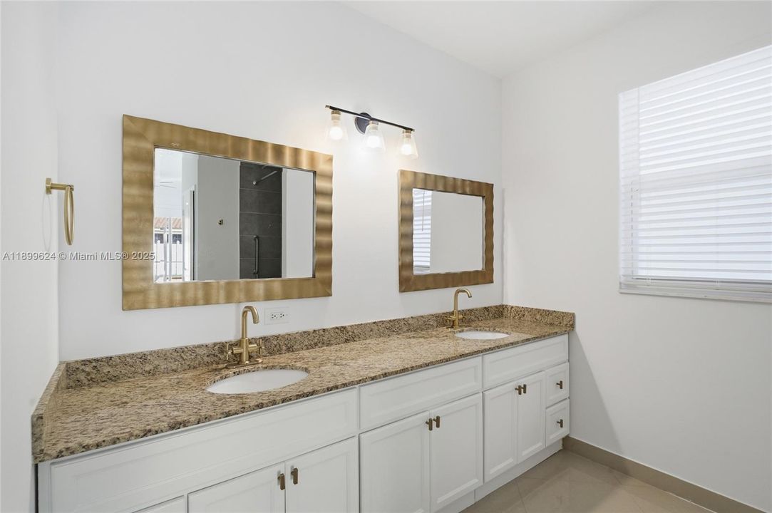 Recently Rented: $5,900 (5 beds, 3 baths, 2144 Square Feet)