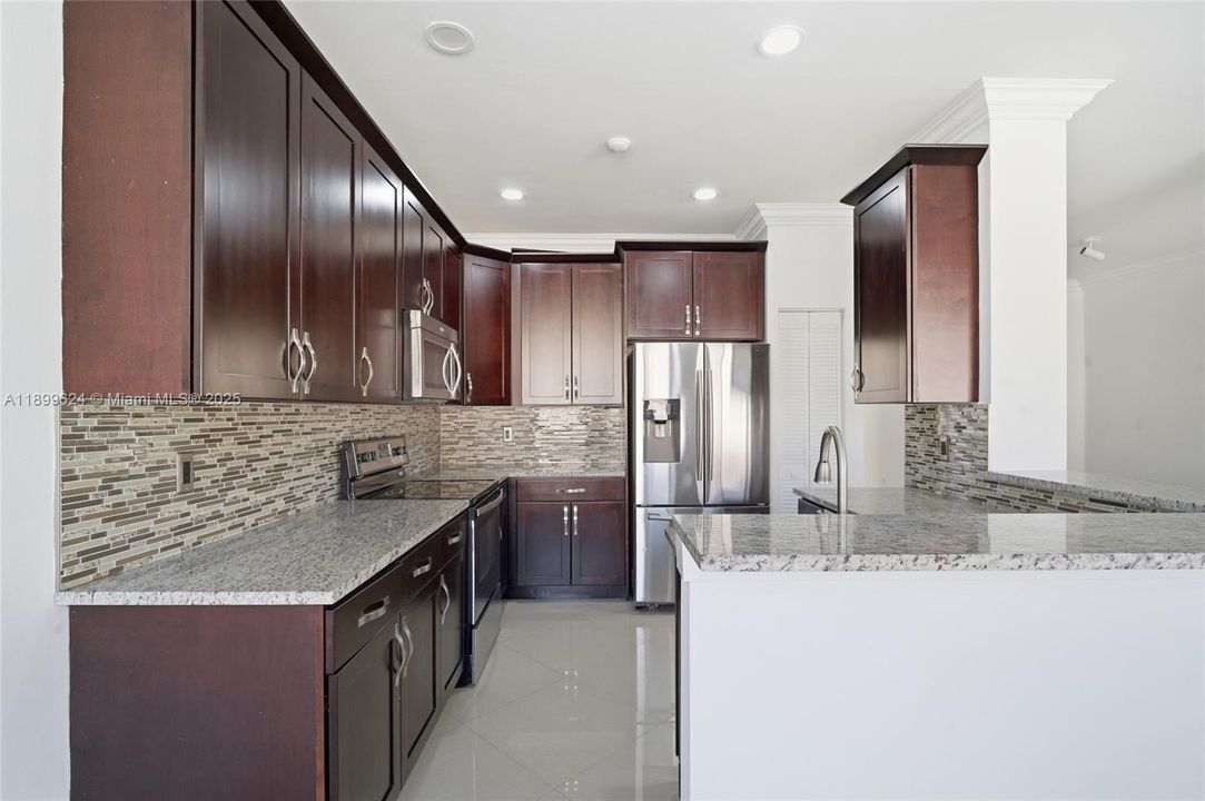 Recently Rented: $5,900 (5 beds, 3 baths, 2144 Square Feet)