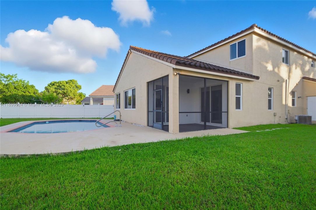 Recently Rented: $5,900 (5 beds, 3 baths, 2144 Square Feet)