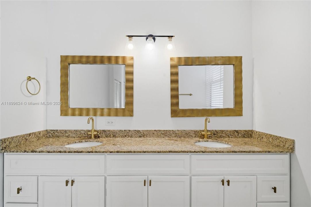 Recently Rented: $5,900 (5 beds, 3 baths, 2144 Square Feet)