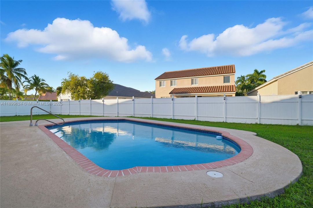 Recently Rented: $5,900 (5 beds, 3 baths, 2144 Square Feet)