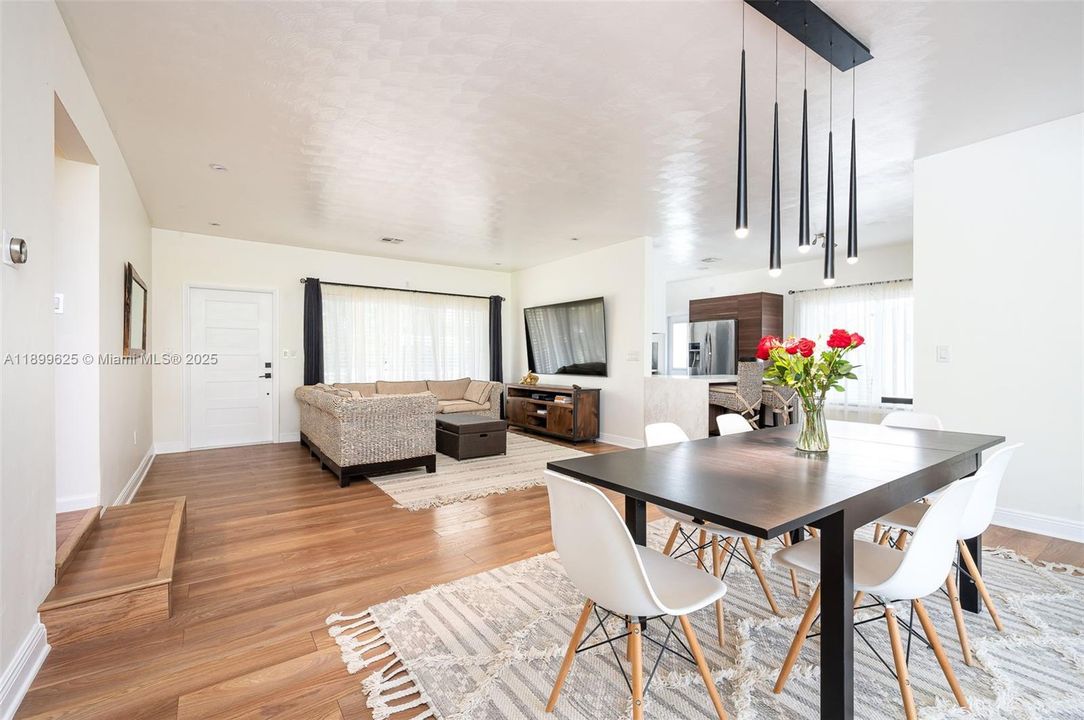 合同活跃: $849,000 (3 贝兹, 2 浴室, 0 平方英尺)