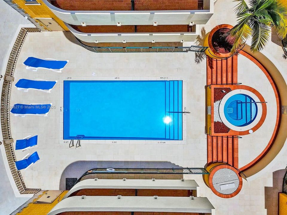 For Rent: $3,700 (2 beds, 2 baths, 1020 Square Feet)