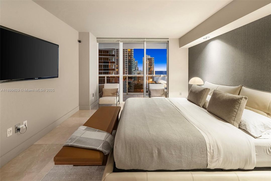 En Venta: $1,215,000 (2 camas, 2 baños, 1337 Pies cuadrados)