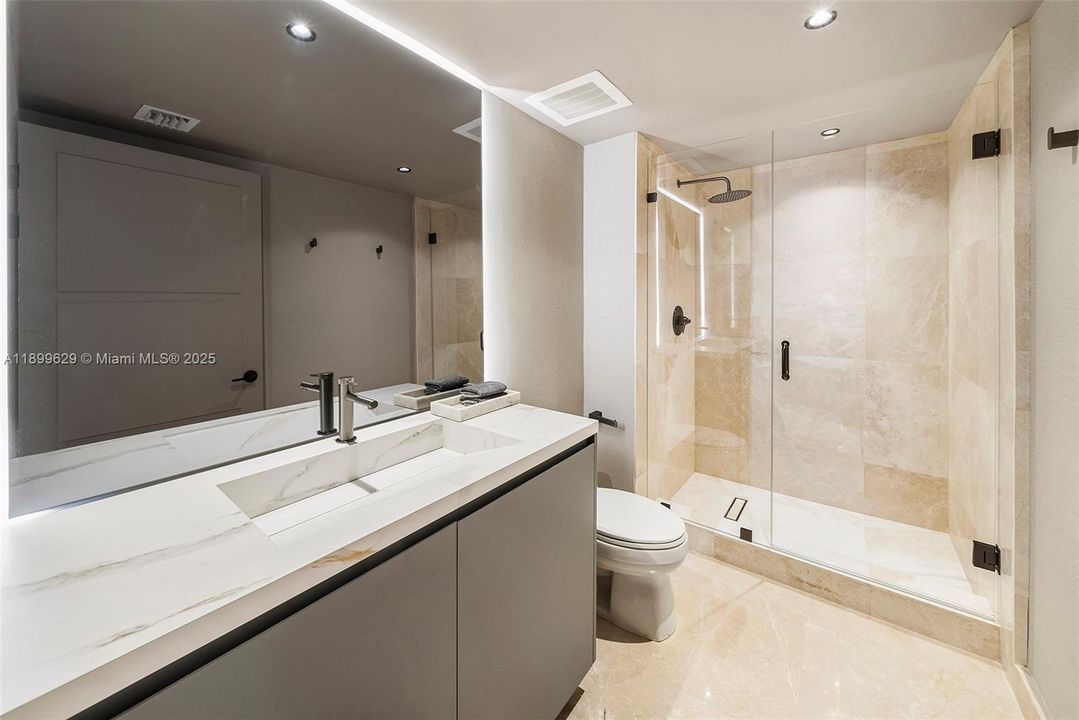 En Venta: $1,215,000 (2 camas, 2 baños, 1337 Pies cuadrados)