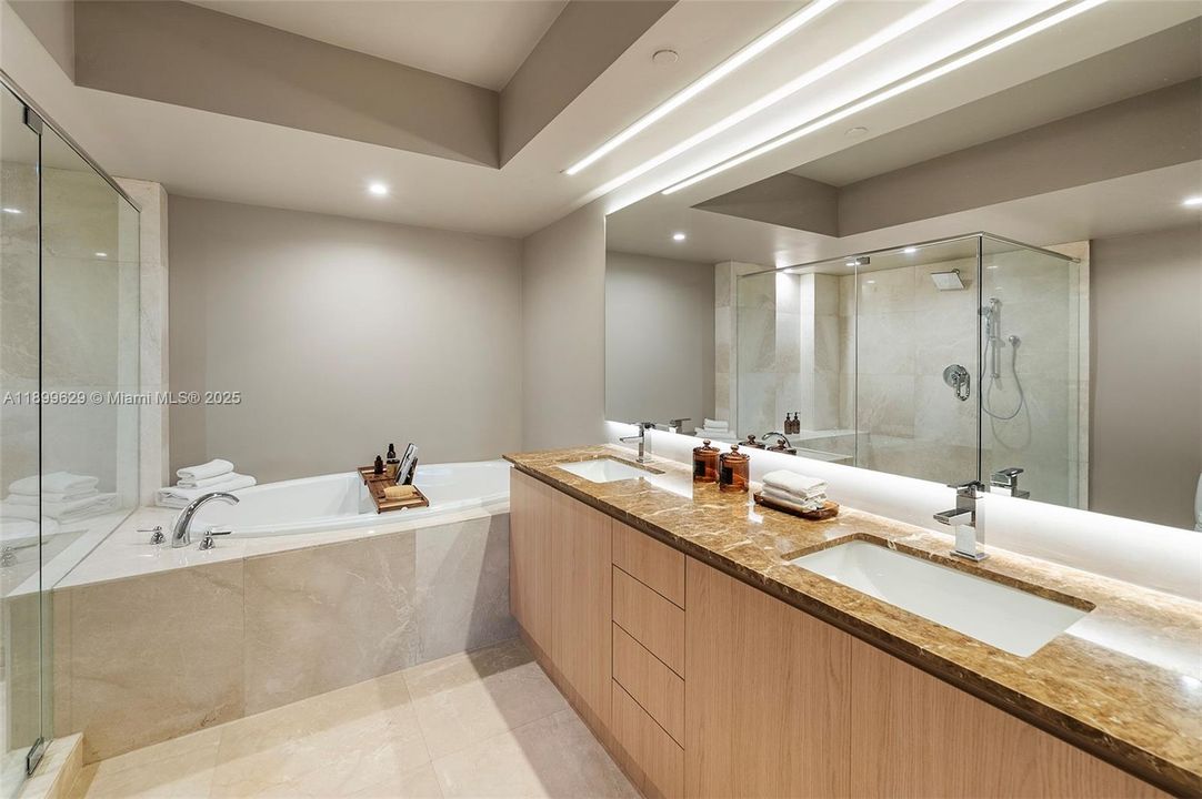 En Venta: $1,215,000 (2 camas, 2 baños, 1337 Pies cuadrados)