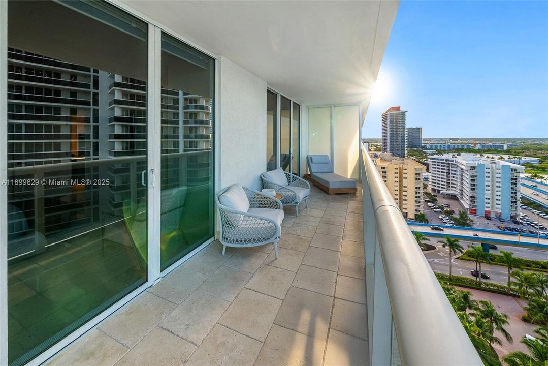 En Venta: $1,215,000 (2 camas, 2 baños, 1337 Pies cuadrados)