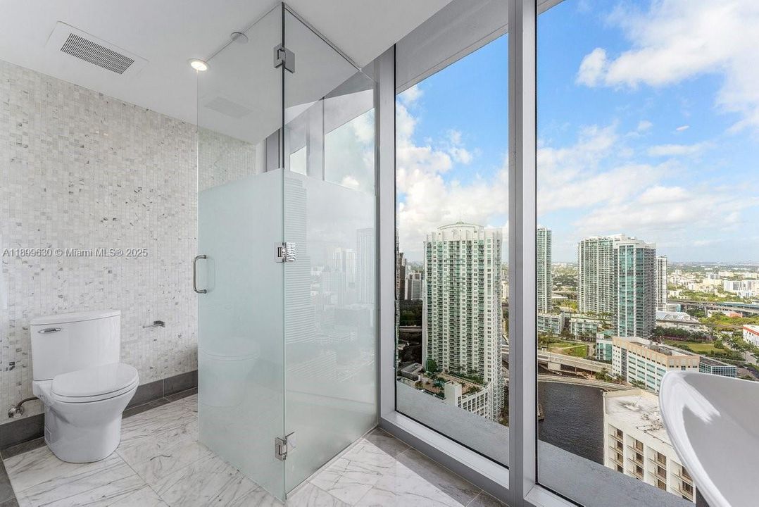 Recently Rented: $10,000 (2 beds, 2 baths, 1539 Square Feet)