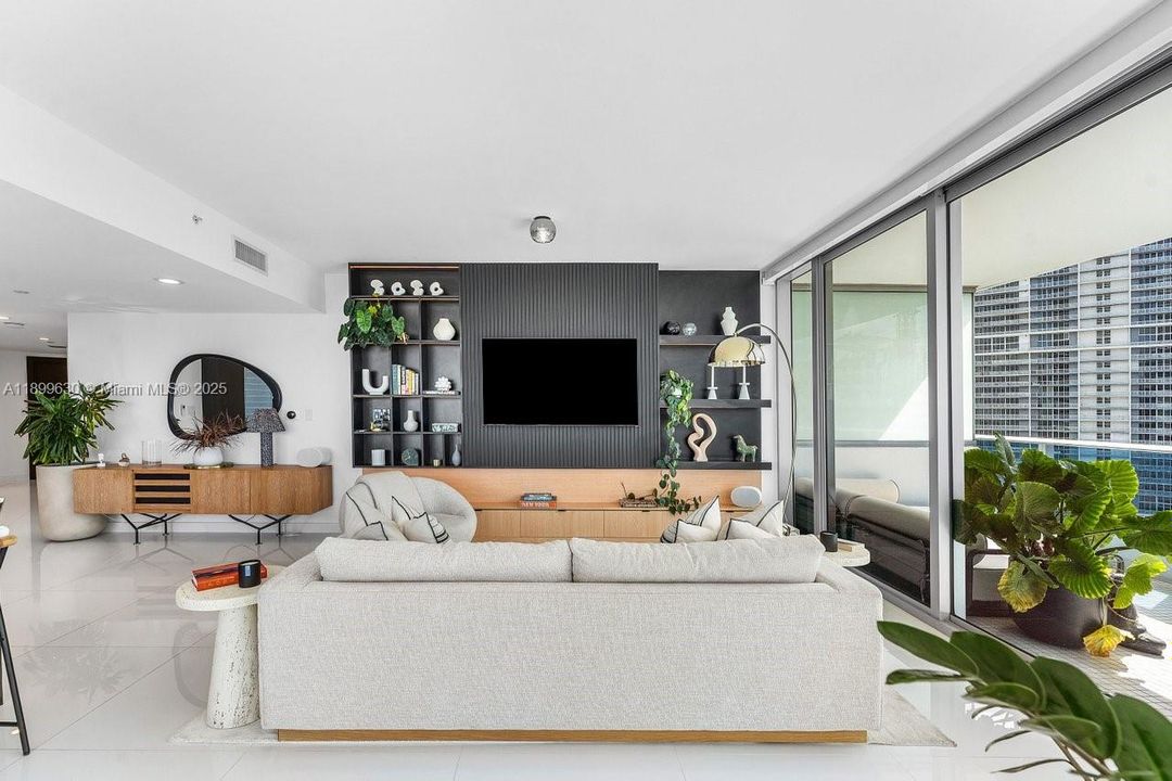 Recently Rented: $10,000 (2 beds, 2 baths, 1539 Square Feet)