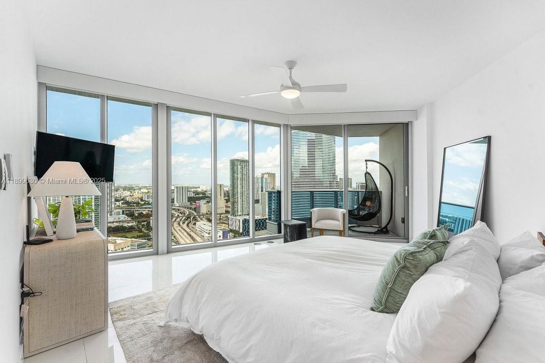 Recently Rented: $10,000 (2 beds, 2 baths, 1539 Square Feet)