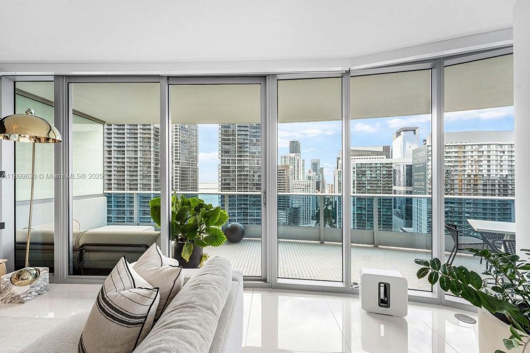 Recently Rented: $10,000 (2 beds, 2 baths, 1539 Square Feet)